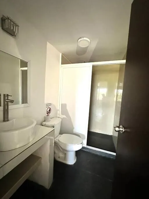Spacious Two-Story Apartment In Hotel Zone Central Location, Just 5 Minutes From Nightlife And Tourist Hotspots Cancun Mexico