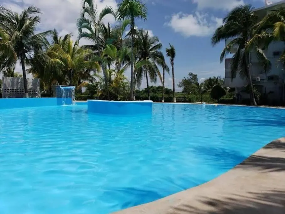 Spacious Two-Story Apartment In Hotel Zone Central Location, Just 5 Minutes From Nightlife And Tourist Hotspots Cancun